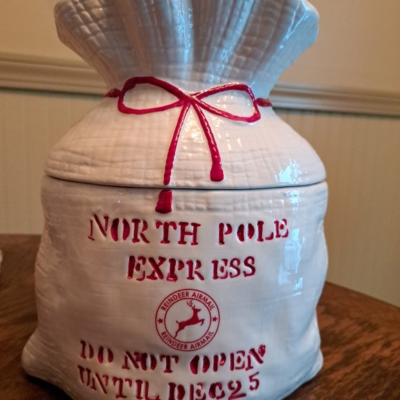 SUPER RARE LIMITED EDITION MAGENTA COOKIE JAR